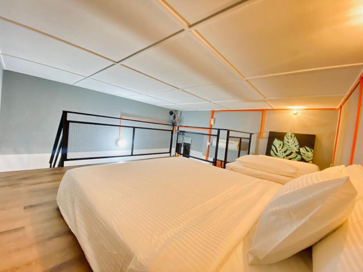 Ardour Lodge "A" Wing Tanjung Bungah  Buitenkant foto