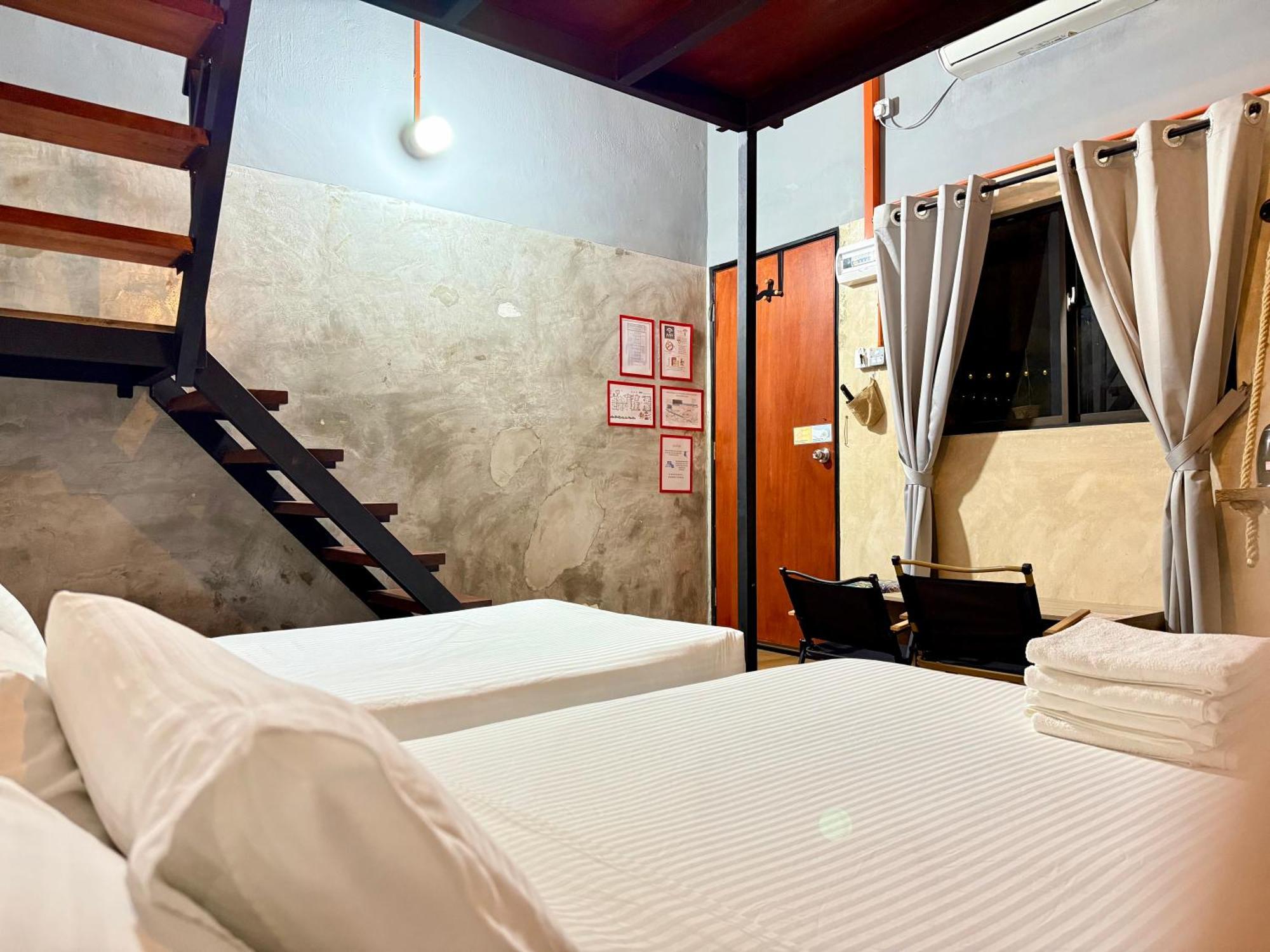 Ardour Lodge "A" Wing Tanjung Bungah  Buitenkant foto