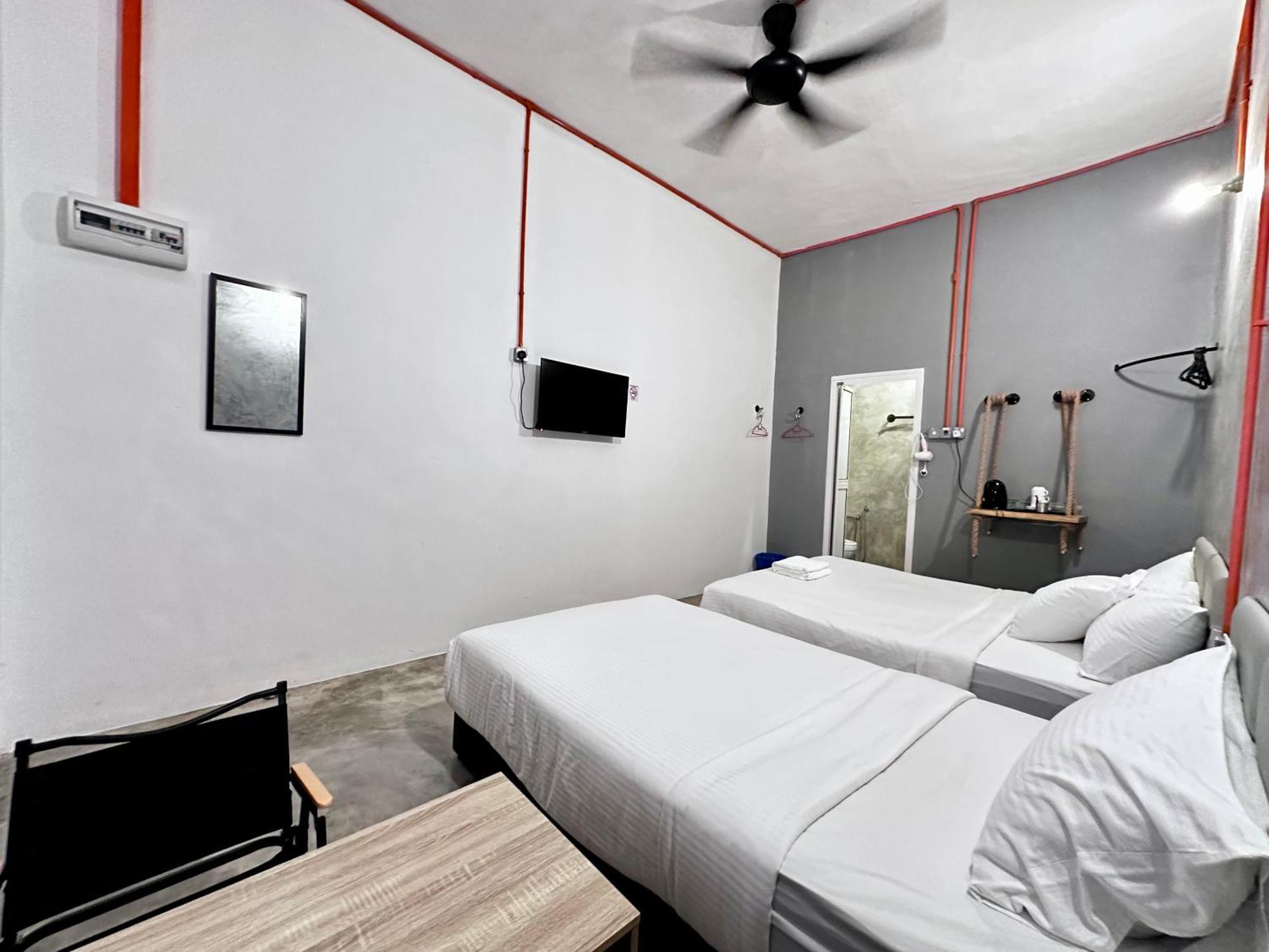Ardour Lodge "A" Wing Tanjung Bungah  Buitenkant foto
